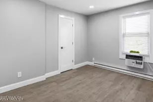 168 N Water St, Greenwich, CT 06830 - Photo 6