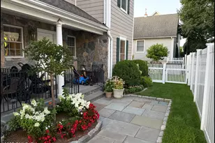 32 Harold St, Greenwich, CT 06807 - Photo 2