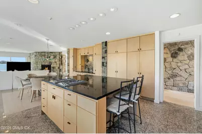 111 Byram Shore Road, Greenwich, CT 06830 - Photo 10