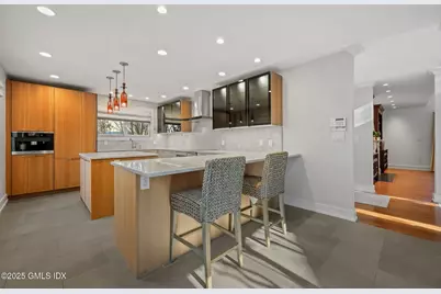 33 E Lyon Farm Drive #33, Greenwich, CT 06831 - Photo 4