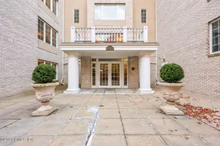 2 Homestead Ln, Greenwich, CT 06831 - Photo 14