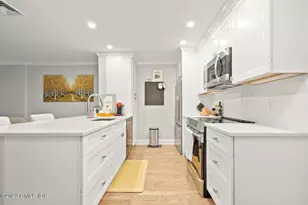 2 Homestead Ln, Greenwich, CT 06831 - Photo 2