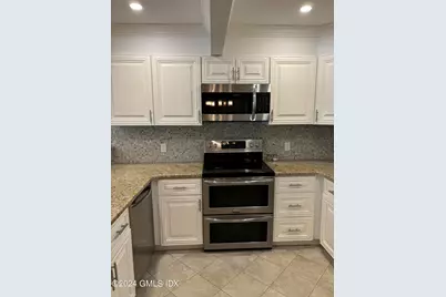 1465 E Putnam Avenue #306, Old Greenwich, CT 06870 - Photo 4