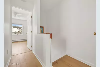 19 Windy Knolls #Right Side, Greenwich, CT 06831 - Photo 8