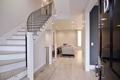 38 St Roch Avenue #B, Greenwich, CT 06830 - Photo 2