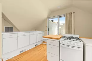 22 Keofferam Rd, Old Greenwich, CT 06870 - Photo 6