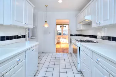 4 Putnam Hill #2B, Greenwich, CT 06830 - Photo 10