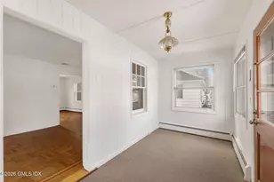 3 Bolling Pl, Greenwich, CT 06830 - Photo 2