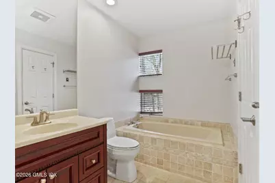 453 E Putnam Avenue #4H, Greenwich, CT 06807 - Photo 16