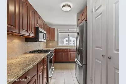 453 E Putnam Avenue #4H, Greenwich, CT 06807 - Photo 6