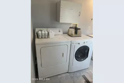 22 Coachlamp Lane, Greenwich, CT 06830 - Photo 6