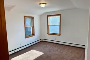 137 S Water St, Greenwich, CT 06830 - Photo 8