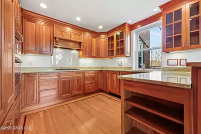 4 Putnam Hill #4G, Greenwich, CT 06830 - Photo 8