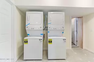 35 Euclid Ave, Stamford, CT 06902 - Photo 16