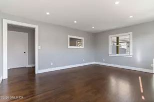 35 Euclid Ave, Stamford, CT 06902 - Photo 6