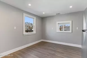 35 Euclid Ave, Stamford, CT 06902 - Photo 10