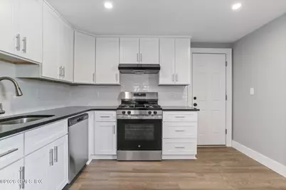 35 Euclid Avenue #B, Stamford, CT 06902 - Photo 8