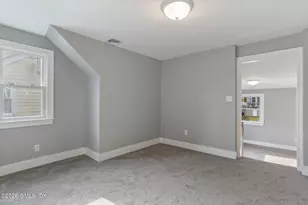 35 Euclid Ave, Stamford, CT 06902 - Photo 16