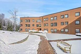 1 Milbank Ave, Greenwich, CT 06830 - Photo 28