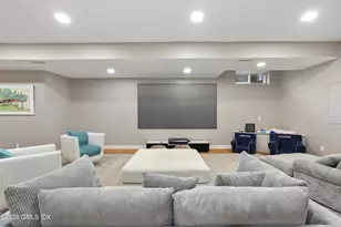 10 Wyckham Hill Ln, Greenwich, CT 06831 - Photo 24