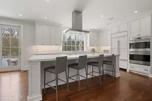 10 Wyckham Hill Ln, Greenwich, CT 06831 - Photo 8