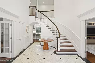 10 Wyckham Hill Ln, Greenwich, CT 06831 - Photo 2