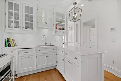 25 W Elm Street #65, Greenwich, CT 06830 - Photo 6