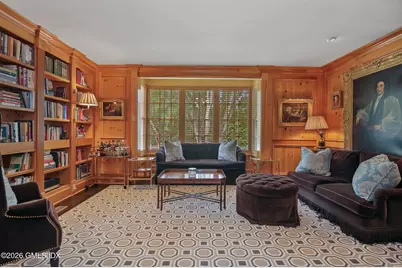 379 Round Hill Road, Greenwich, CT 06831 - Photo 4