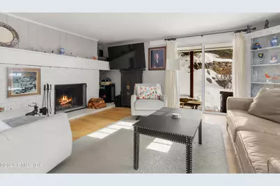 49 Indian Harbor Drive #1, Greenwich, CT 06830 - Photo 2