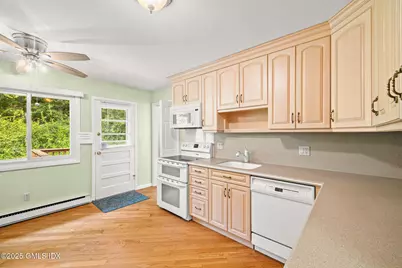 37 Windsor Lane, Greenwich, CT 06807 - Photo 10