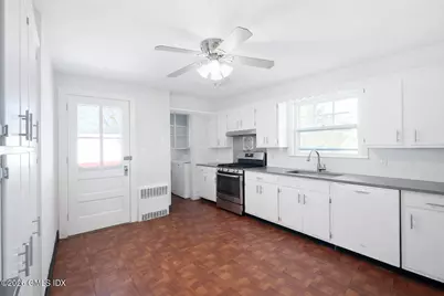 40 Orchard Place #2, Greenwich, CT 06830 - Photo 4