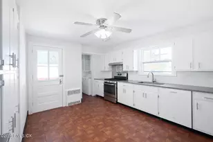 40 Orchard Pl, Greenwich, CT 06830 - Photo 4