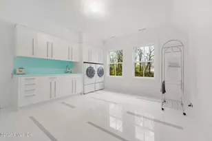 8 Old Round Hill Ln, Greenwich, CT 06831 - Photo 22