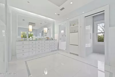 8 Old Round Hill Lane, Greenwich, CT 06831 - Photo 16