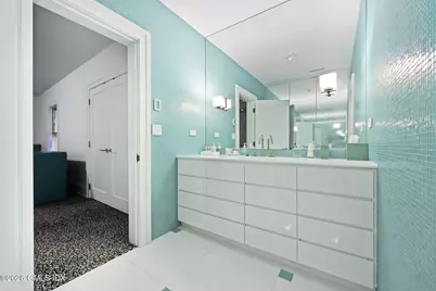 8 Old Round Hill Lane, Greenwich, CT 06831 - Photo 20