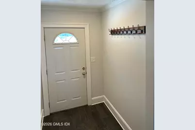 124 Pemberwick Road #Left Side, Greenwich, CT 06831 - Photo 2