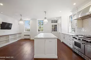 188 Round Hill Rd, Greenwich, CT 06831 - Photo 10