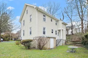 21 Oxer Pl, Greenwich, CT 06830 - Photo 2