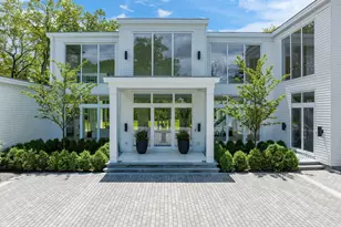 8 Fox Run Ln, Greenwich, CT 06831 - Photo 2