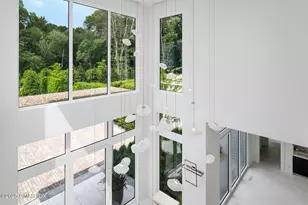 8 Fox Run Ln, Greenwich, CT 06831 - Photo 12