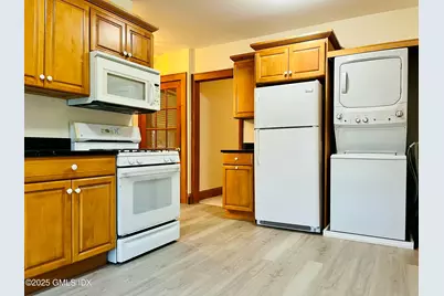 18 Grand Street #2, Greenwich, CT 06830 - Photo 2