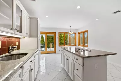 115 N Stonehedge Drive, Greenwich, CT 06831 - Photo 8