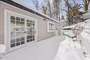 52 Valleywood Rd, Greenwich, CT 06807 - Photo 18