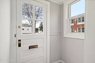 32 Sherwood Pl, Greenwich, CT 06830 - Photo 10