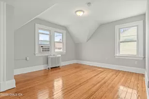 32 Sherwood Pl, Greenwich, CT 06830 - Photo 12