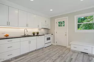 10 Florence Rd, Greenwich, CT 06878 - Photo 2