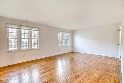 9 N Georgetowne Drive #9, Greenwich, CT 06831 - Photo 12