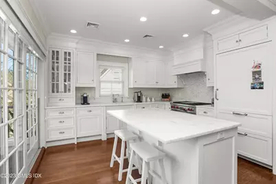 250 Milbank Avenue #B, Greenwich, CT 06830 - Photo 10