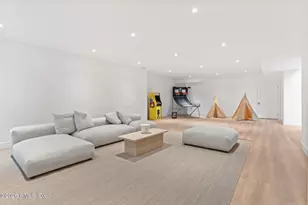 2 Potter Dr, Old Greenwich, CT 06870 - Photo 32