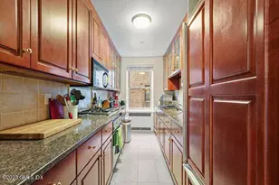 25 W Elm St, Greenwich, CT 06830 - Photo 12